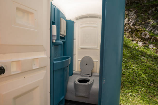 Portable restroom solutions in St Clair, MO